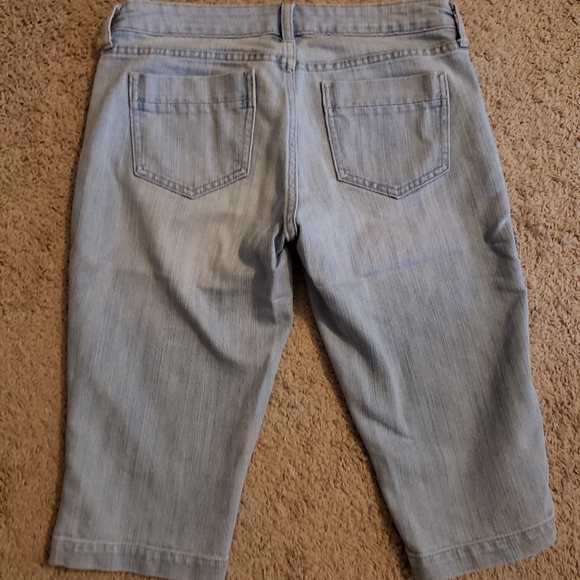 Old Navy  capris - Picture 2 of 2
